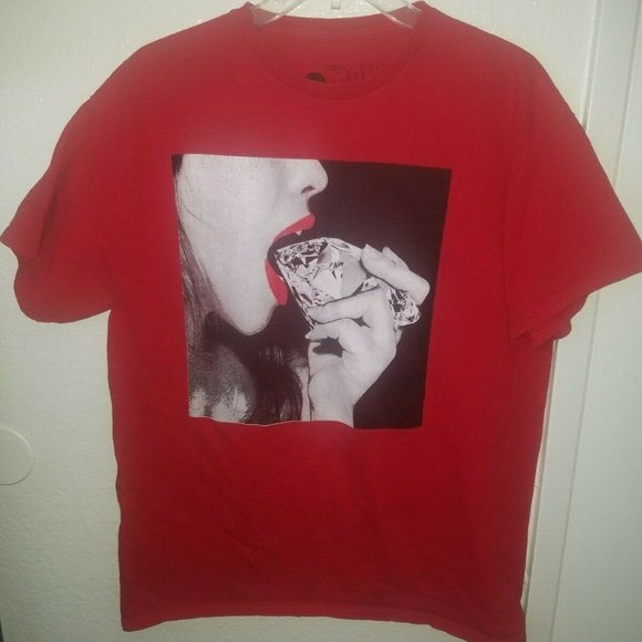 2 MONKEYS Mens Graphic Red T-Shirt Size LARGE - Picture 1 of 3